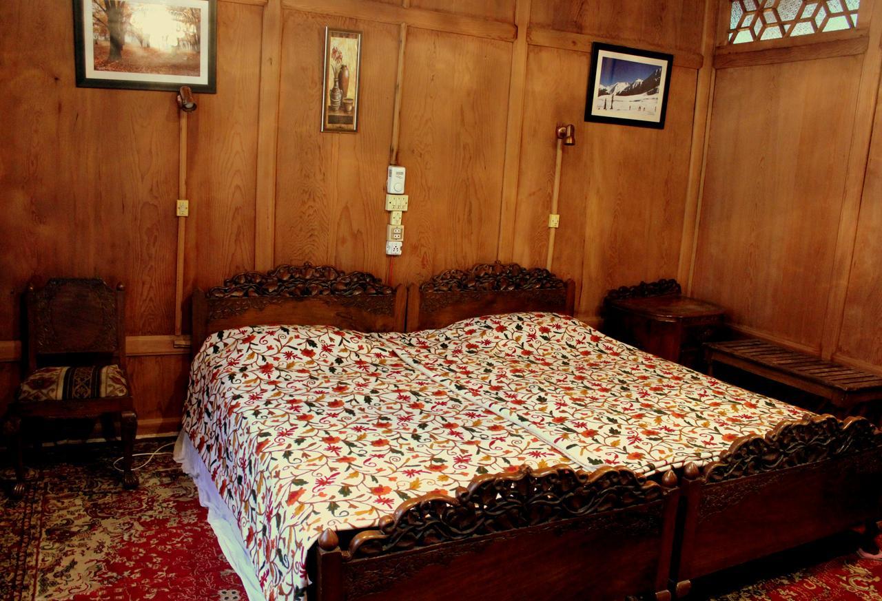 Morning Star Group Of Houseboats Hotel Srinagar  Exterior photo